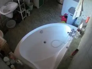 Voyeurcam-julmodels-bath-1st-1  live sex cam