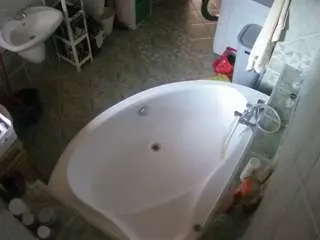Voyeurcam-julmodels-bath-1st-1  live sex cam