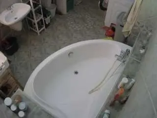 Voyeurcam-julmodels-bath-1st-1  live sex cam