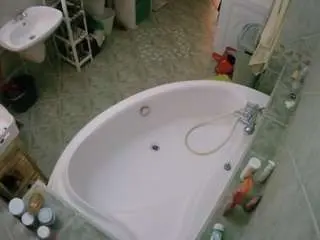 Voyeurcam-julmodels-bath-1st-1  live sex cam