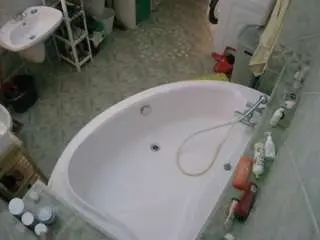 Voyeurcam-julmodels-bath-1st-1  live sex cam