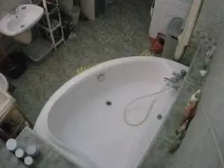 Voyeurcam-julmodels-bath-1st-1  live sex cam