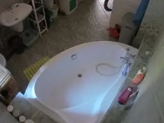 Voyeurcam-julmodels-bath-1st-1  live sex cam