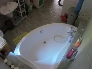 Voyeurcam-julmodels-bath-1st-1  live sex cam