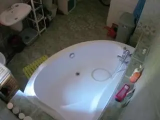 Voyeurcam-julmodels-bath-1st-1  live sex cam