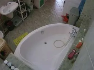 Voyeurcam-julmodels-bath-1st-1  live sex cam