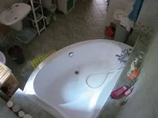 Voyeurcam-julmodels-bath-1st-1  live sex cam