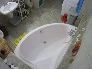 Voyeurcam-julmodels-bath-1st-1  live sex cam