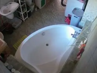 Voyeurcam-julmodels-bath-1st-1  live sex cam