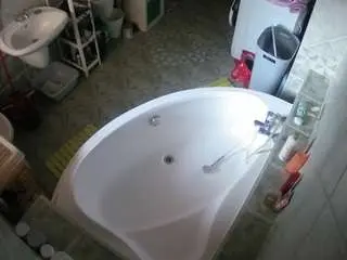 Voyeurcam-julmodels-bath-1st-1  live sex cam