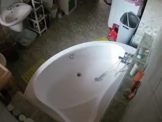 Voyeurcam-julmodels-bath-1st-1  live sex cam