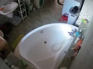 Voyeurcam-julmodels-bath-1st-1  live sex cam