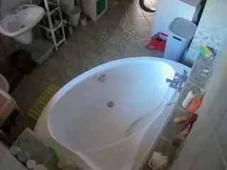 Voyeurcam-julmodels-bath-1st-1  live sex cam
