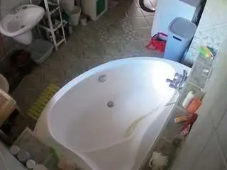 Voyeurcam-julmodels-bath-1st-1  live sex cam