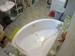 Voyeurcam-julmodels-bath-1st-1  live sex cam