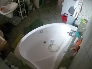 Voyeurcam-julmodels-bath-1st-1  live sex cam