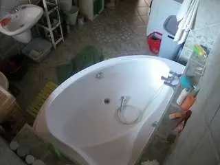 Voyeurcam-julmodels-bath-1st-1  live sex cam