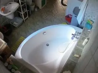 Voyeurcam-julmodels-bath-1st-1  live sex cam