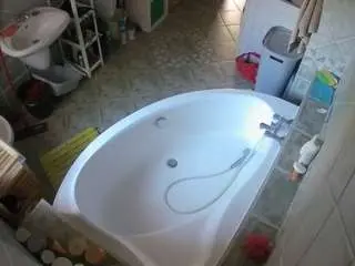 Voyeurcam-julmodels-bath-1st-1  live sex cam