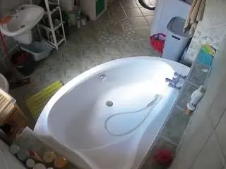Voyeurcam-julmodels-bath-1st-1  live sex cam