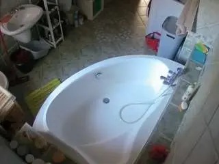 Voyeurcam-julmodels-bath-1st-1  live sex cam