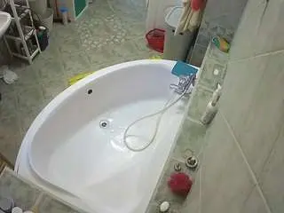 Voyeurcam-julmodels-bath-1st-1  live sex cam