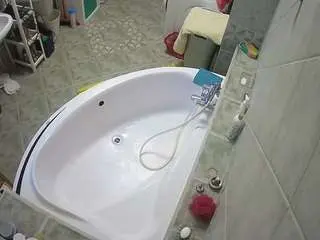 Voyeurcam-julmodels-bath-1st-1  live sex cam