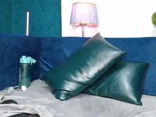 Zuri360  live sex cam