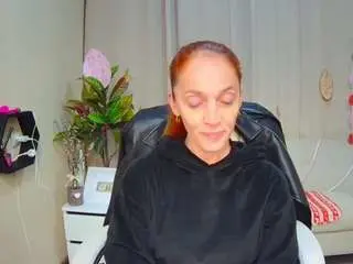 Breeterner  live sex cam