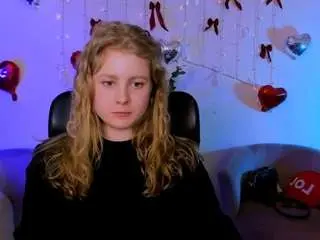 Clery-moon  live sex cam