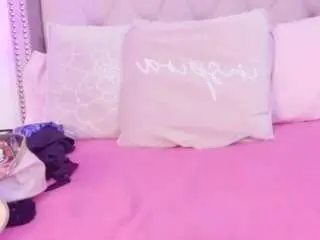 Kinkymilky66  live sex cam