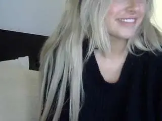 Laceymuler32  live sex cam