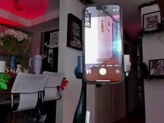 Karlyee  live sex cam