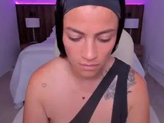 Megann-williamss  live sex cam