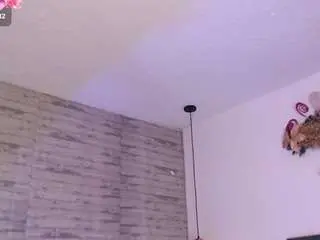 Tinnahottie  live sex cam