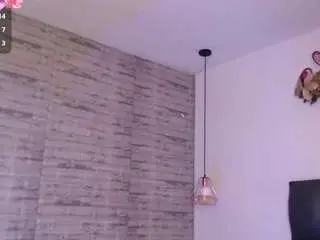 Tinnahottie  live sex cam