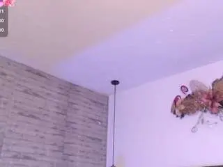 Tinnahottie  live sex cam