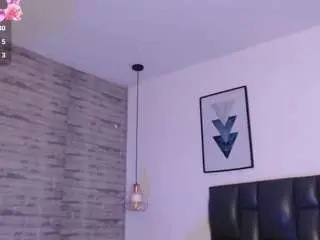 Tinnahottie  live sex cam