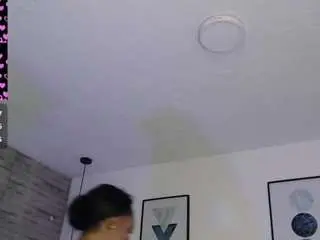 Tinnahottie  live sex cam