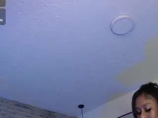 Tinnahottie  live sex cam