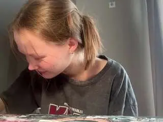 Karriembler  live sex cam