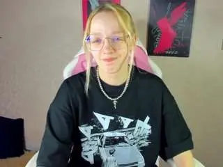 Rocket-bunnyy  live sex cam