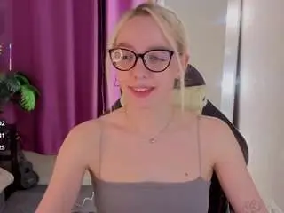 Rocket-bunnyy  live sex cam
