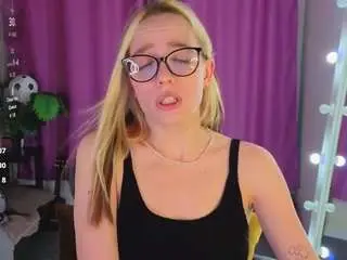 Rocket-bunnyy  live sex cam