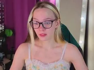 Rocket-bunnyy  live sex cam