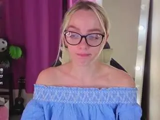 Rocket-bunnyy  live sex cam