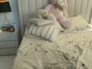 Soyhinata  live sex cam