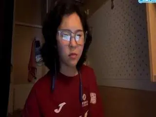 Genniewaltemeyer  live sex cam