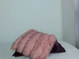 Bluediamond18  live sex cam