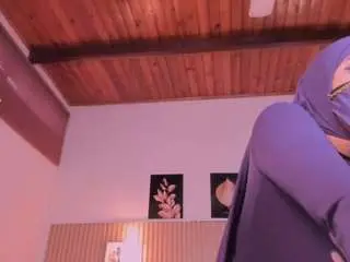 Cloe-adams  live sex cam